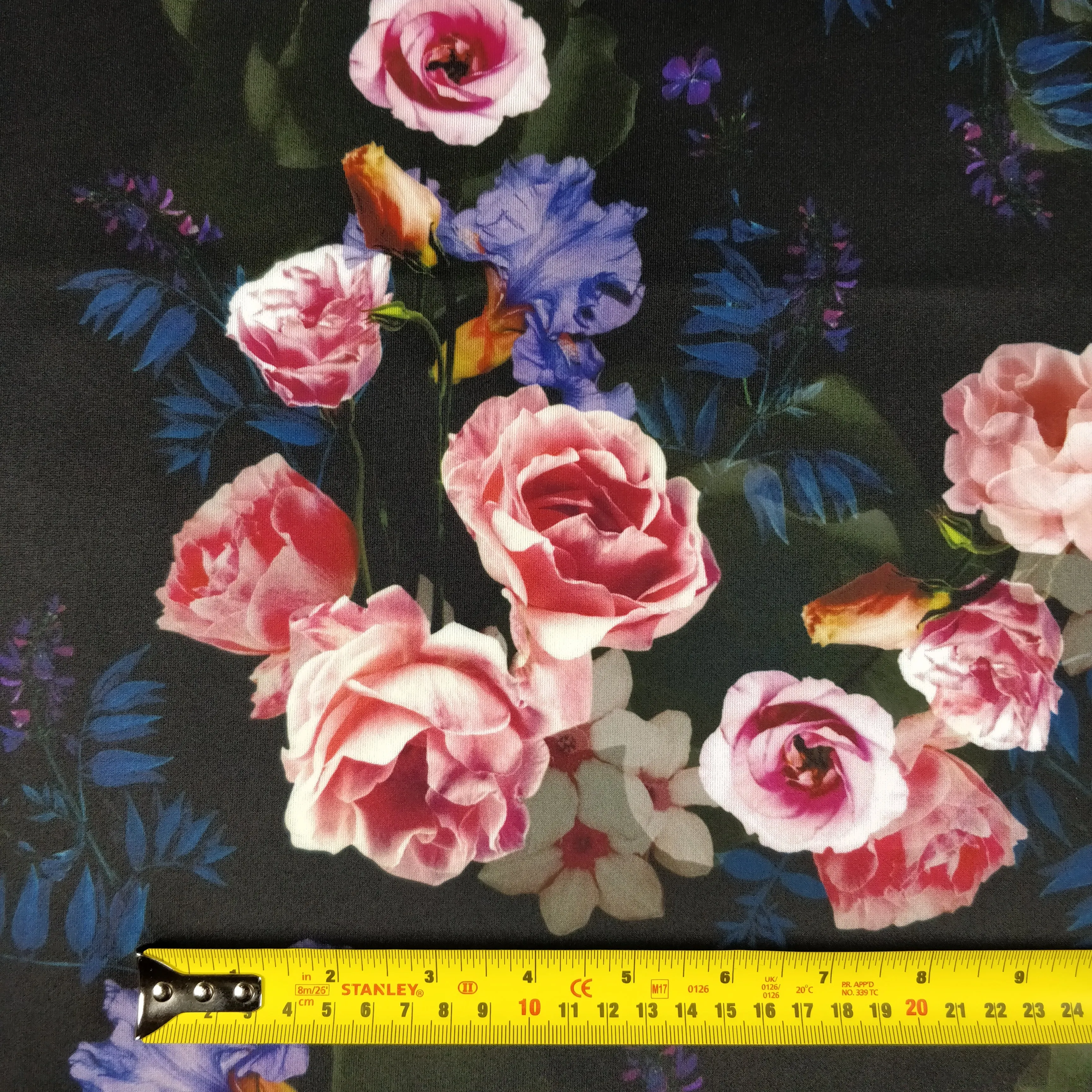 FS193 Vintage Rose Floral