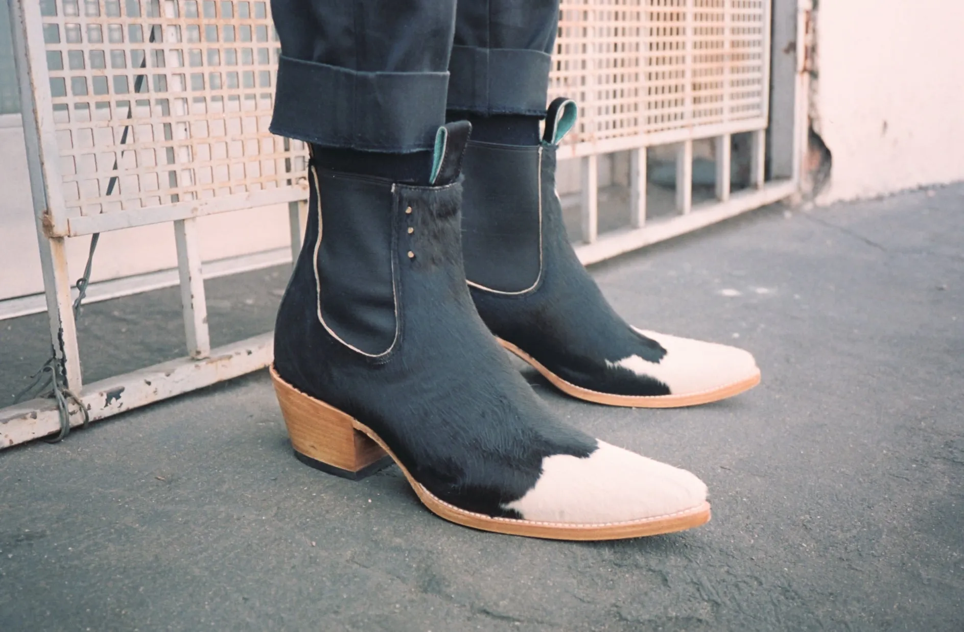 No.1001 FREEWAY chelsea boot Black   White Fur MEN